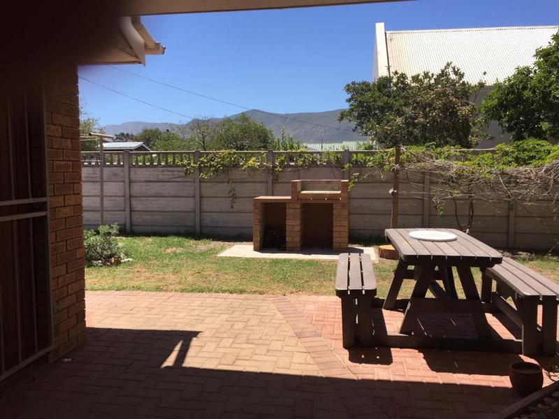 5 Bedroom Property for Sale in Sandbaai Western Cape